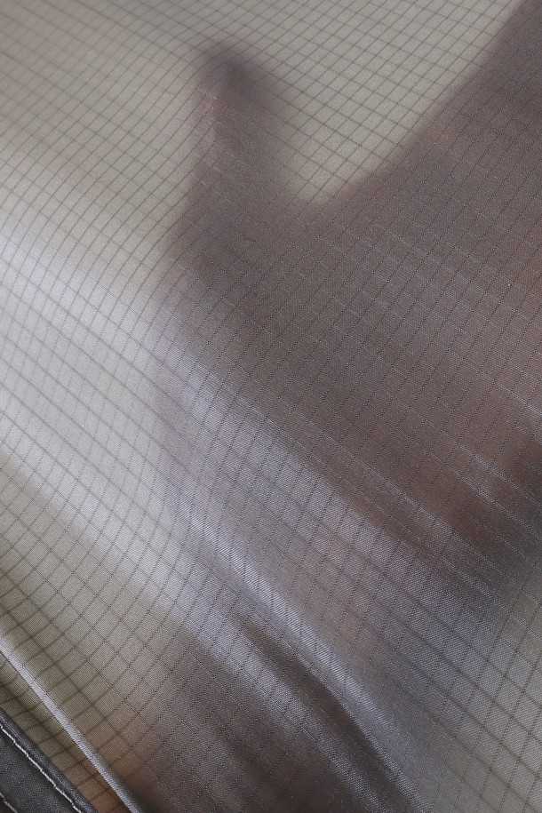 백컨트리 실타프3 윙 SILTARP 헥사 미니 백패킹 타프는 캠핑과 백패킹에 적합한 휴대성이 뛰어난 미니 사이즈 타프입니다. 나일론 소재로 제작되어 방수, 자외선 차단, 생활 방수 기능을 제공하며, 레드와 블루 두 가지 컬러 옵션으로 만나보실 수 있습니다. 윙/헥사 형태의 접이식 디자인으로 경량성을 갖춰 백패킹 시 편리하게 사용할 수 있습니다.
