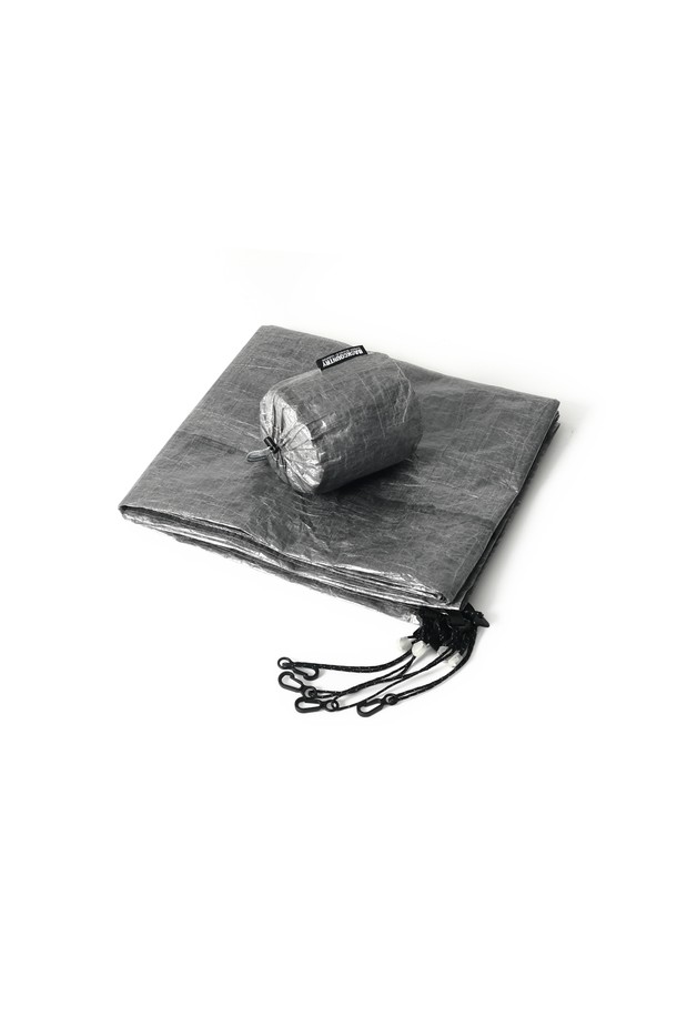 형광색상의 백컨트리 큐벤 멀티시트는 다이니마 소재로 제작되어 가볍고 방수 기능이 뛰어나 캠핑 및 비박에 적합합니다. 다양한 텐트 모델과 호환 가능하며, 멀티 용도로 활용할 수 있는 이 제품은 보관용 파우치와 ITW 하드웨어, 타프 스트링 10m (스토퍼 포함)이 함께 제공됩니다. 얇은 두께의 무지 패턴으로 제작된 이 공용 멀티시트/타프는 아웃도어 활동에 편리함을 더해줍니다.
