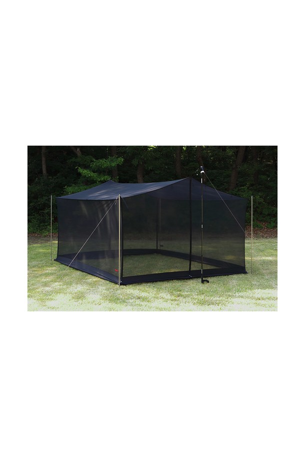 블랙 색상의 백컨트리 메쉬 텐트는 나일론과 메쉬 소재를 사용하여 통기성이 뛰어나며, UV 차단 기능까지 갖춰 캠핑과 아웃도어 활동에 적합합니다. 설치 크기는 300 x 240 x 171cm이며, 수납 크기는 33 x 16cm로 휴대성이 용이하고, 본체 무게는 1300g, 총중량은 1450g입니다. 단독 설치는 물론 타프 스크린 연결도 가능하며, 코너 스트랩 텐션 조절 및 6포인트 분리 기능으로 편리성을 더했고, 본체, 캐리백, V팩 10개, 팩 테이프, 코드 슬림 6세트가 함께 제공됩니다.
