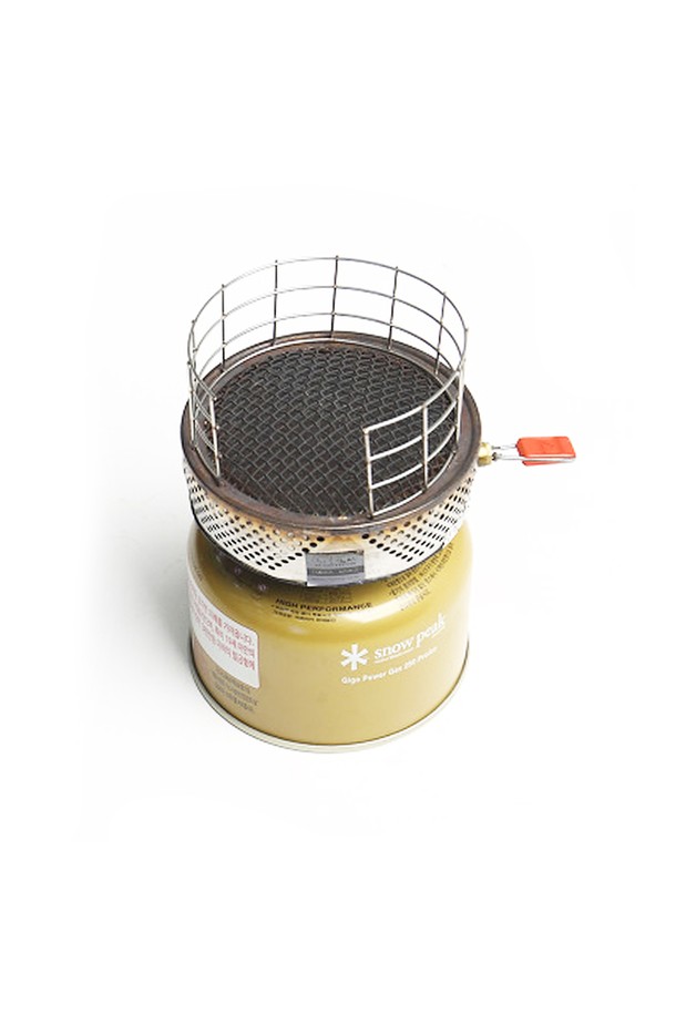 캠핑 시 리엑터 스토브에 안정적인 지지대 역할을 하는 백컨트리 리엑터 트라이빗입니다. 내열성이 우수한 스테인리스 스틸 소재로 제작되었으며, 실버 색상의 세련된 디자인을 자랑합니다. 접이식 디자인으로 휴대와 보관이 용이합니다.
