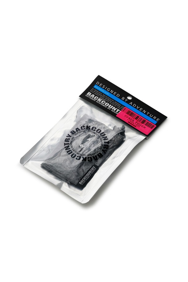 캠핑, 백패킹에 적합한 백컨트리 큐벤 스터프 색입니다. 그레이 색상의 큐벤 소재로 제작된 미디엄 사이즈의 원통형 스터프 색으로, 무지 디자인에 경량, 방수 기능과 뛰어난 내구성을 자랑하며 조임용 끈으로 잠글 수 있습니다. 휴대성이 뛰어나 더욱 편리하게 사용할 수 있습니다.
