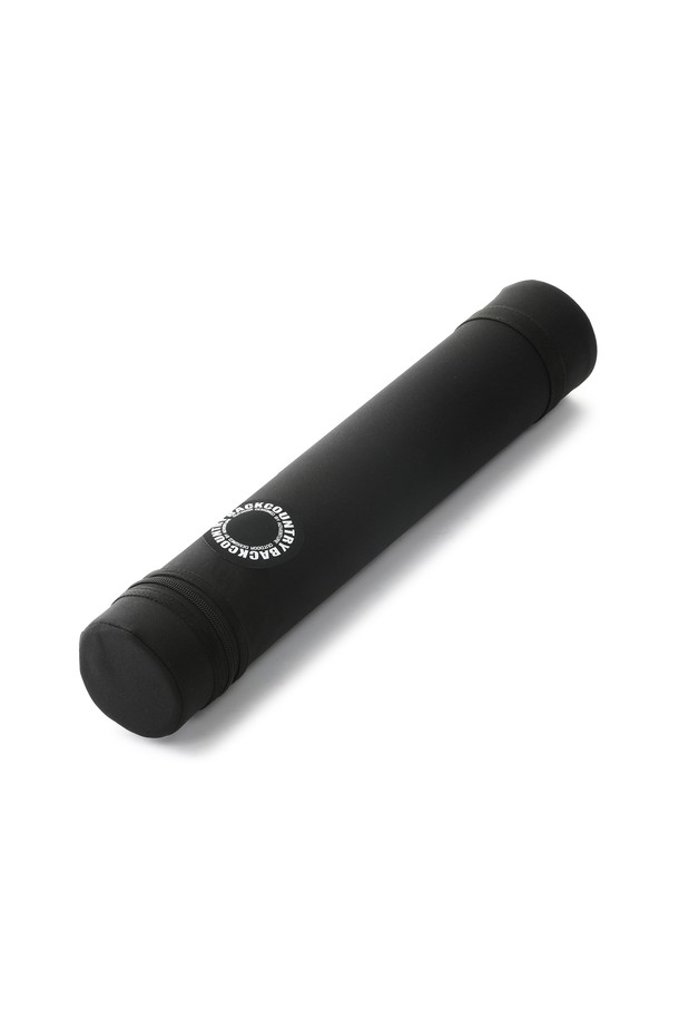 블랙 색상의 백컨트리 화목난로 연통 캐리백은 캠핑 용도로, 내부 메모리폼 보호와 PVC 하드케이스 마감으로 발로 밟아도 내용물을 안전하게 보호합니다. 라지 사이즈의 원통형 캐리백은 530 x 60mm 크기, 560g 무게로, 충격보호 및 내충격성 기능이 있습니다. 공용으로 사용 가능한 이 무지 패턴의 캐리백은 PVC와 메모리폼 소재로 제작되었습니다.
