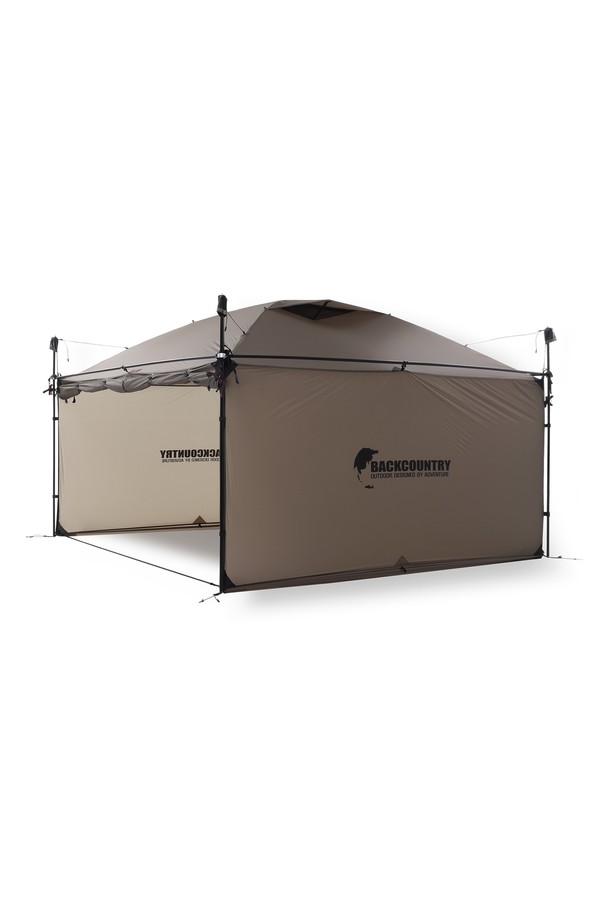 백컨트리 240쉘터 얼티메이트 텐트는 4인용 사이즈의 웜 그레이, 올리브 그린, 차콜 블랙 색상으로 제공되며, 캠핑 및 백패킹에 적합합니다. 나일론 립스탑 소재로 제작되어 방수 및 통기 기능이 뛰어나며, 경량으로 휴대하기 용이합니다. 메쉬 모기장, 환기창, 캐노피, 이지 폴 쉘터 고정 시스템, 프리어태치드 가이로프, 길이 조절 설정 테이프 등의 특징을 갖추고 있으며, 높이 조절(125-160cm)이 가능하고 트레킹폴/고정폴과 호환됩니다.
