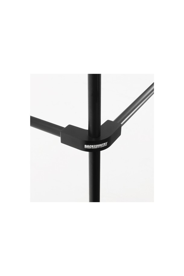 캠핑 및 아웃도어 활동에 적합한 백컨트리 360쉘터 얼티메이트 이지폴은 알루미늄 소재로 제작된 조립식 텐트입니다. 360 사이즈의 이 텐트는 이지폴 기능이 있으며, 가로바 4세트, 세로바 4세트, 파우치로 구성되어 있고 무게는 5.3kg, 길이는 22m 76cm입니다. 알루미늄 몰드 팁과 탄성밴드가 특징이며, 가로바는 미포함입니다.
