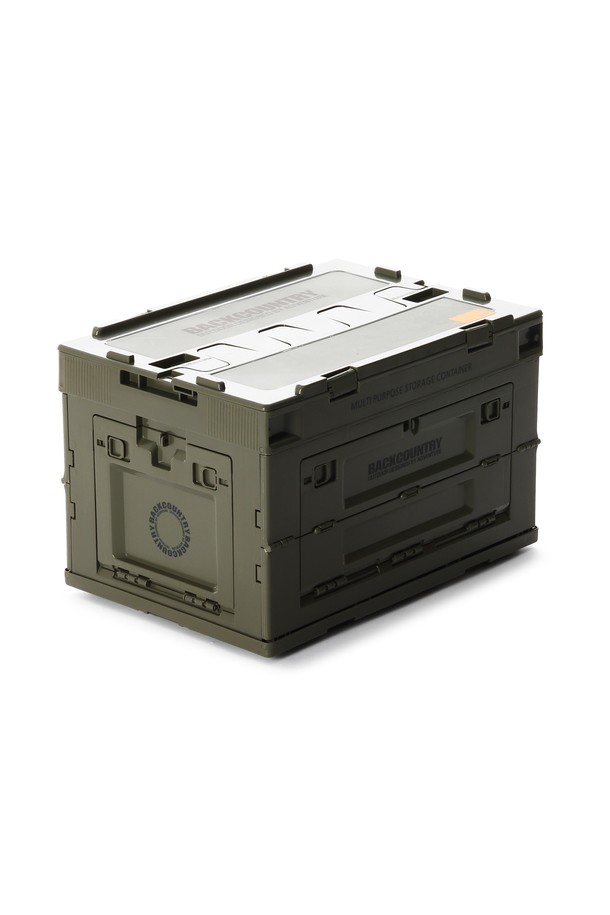 백컨트리 포터블 폴딩 스토리지 컨테이너 세트는 캠핑, 수납, 정리 등 다용도로 활용 가능한 50L 용량의 접이식 수납함입니다. 아미그린, 베이지 색상으로 출시되었으며, 폴리프로필렌 소재로 제작되어 10°C~60°C의 온도 내구성을 지니고 최대 15kg까지 적재 가능합니다. 접이식 디자인과 손잡이로 휴대가 용이하며, 외부 530x365x335mm, 내부 490x337x310mm, 접은 크기 530x365x90mm, 무게 3kg으로 실내외에서 편리하게 사용할 수 있습니다.
