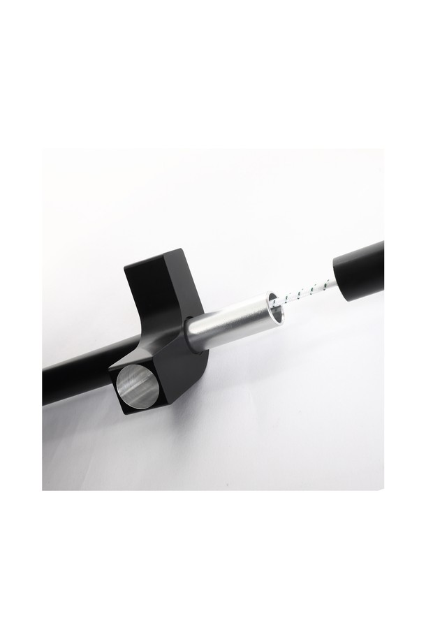 캠핑 및 아웃도어 활동에 적합한 백컨트리 360쉘터 얼티메이트 이지폴은 알루미늄 소재로 제작된 조립식 텐트입니다. 360 사이즈의 이 텐트는 이지폴 기능이 있으며, 가로바 4세트, 세로바 4세트, 파우치로 구성되어 있고 무게는 5.3kg, 길이는 22m 76cm입니다. 알루미늄 몰드 팁과 탄성밴드가 특징이며, 가로바는 미포함입니다.
