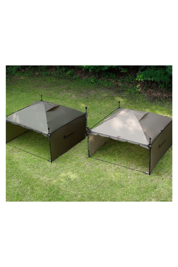 백컨트리 240쉘터 얼티메이트 텐트는 4인용 사이즈의 웜 그레이, 올리브 그린, 차콜 블랙 색상으로 제공되며, 캠핑 및 백패킹에 적합합니다. 나일론 립스탑 소재로 제작되어 방수 및 통기 기능이 뛰어나며, 경량으로 휴대하기 용이합니다. 메쉬 모기장, 환기창, 캐노피, 이지 폴 쉘터 고정 시스템, 프리어태치드 가이로프, 길이 조절 설정 테이프 등의 특징을 갖추고 있으며, 높이 조절(125-160cm)이 가능하고 트레킹폴/고정폴과 호환됩니다.
