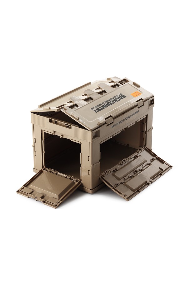 백컨트리 포터블 폴딩 스토리지 컨테이너 세트는 캠핑, 수납, 정리 등 다용도로 활용 가능한 50L 용량의 접이식 수납함입니다. 아미그린, 베이지 색상으로 출시되었으며, 폴리프로필렌 소재로 제작되어 10°C~60°C의 온도 내구성을 지니고 최대 15kg까지 적재 가능합니다. 접이식 디자인과 손잡이로 휴대가 용이하며, 외부 530x365x335mm, 내부 490x337x310mm, 접은 크기 530x365x90mm, 무게 3kg으로 실내외에서 편리하게 사용할 수 있습니다.
