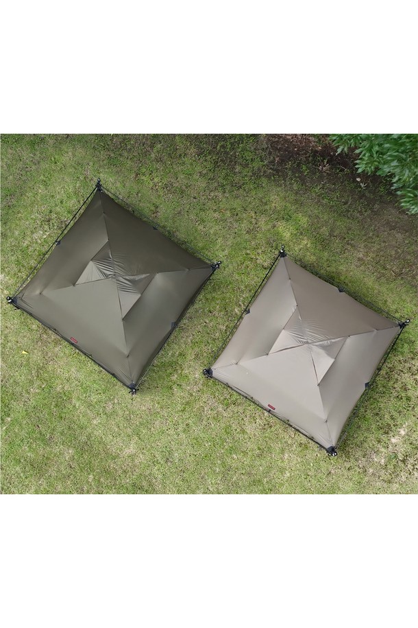 백컨트리 240쉘터 얼티메이트 텐트는 4인용 사이즈의 웜 그레이, 올리브 그린, 차콜 블랙 색상으로 제공되며, 캠핑 및 백패킹에 적합합니다. 나일론 립스탑 소재로 제작되어 방수 및 통기 기능이 뛰어나며, 경량으로 휴대하기 용이합니다. 메쉬 모기장, 환기창, 캐노피, 이지 폴 쉘터 고정 시스템, 프리어태치드 가이로프, 길이 조절 설정 테이프 등의 특징을 갖추고 있으며, 높이 조절(125-160cm)이 가능하고 트레킹폴/고정폴과 호환됩니다.
