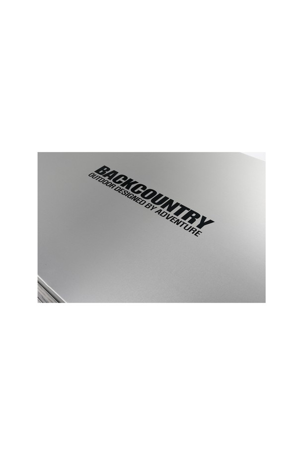 백컨트리 알루미늄 멀티박스 50리터 캠핑 수납 방수는 캠핑 및 수납, 보관에 최적화된 제품입니다. 견고한 알루미늄 소재, 실버 컬러로 제작되었으며, 50L의 넉넉한 사이즈를 자랑합니다. 저반사 표면 처리, 스크래치 및 지문 방지 코팅, 매트 마감으로 외부 손상을 최소화하며, 실리콘 가스켓과 잠금 시스템, 스프링 핸들, 그리고 30kg의 최대 하중으로 안전한 보관을 지원합니다. 외부 크기는 570x380x280mm, 내부 크기는 550x360x250mm이며, 무게는 4.25kg입니다.
