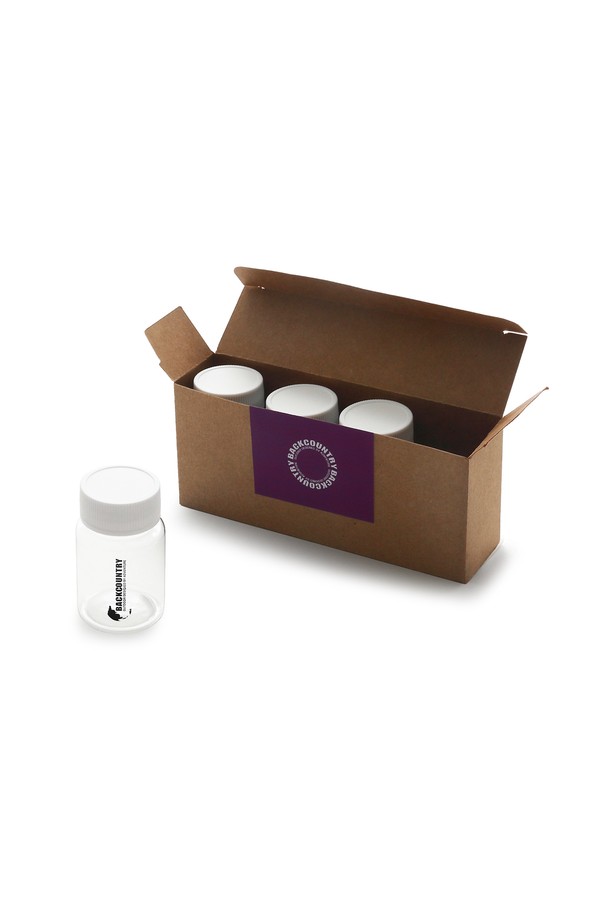 백컨트리 투명 용기 4개 1set는 캠핑, 백패킹 시 양념, 화장품, 부품, 식품 등을 보관하기 용이한 50ml 용량의 투명 용기입니다. PET, HDPE 소재로 제작되었으며, 넓은 입구와 누수 방지 기능, 밀폐 기능이 있어 안전하게 내용물을 보관할 수 있습니다. 식품안전인증과 화장품용기 안전인증을 완료한 제품으로 높이 70mm, 너비 42mm, 입구 직경 29mm입니다.
