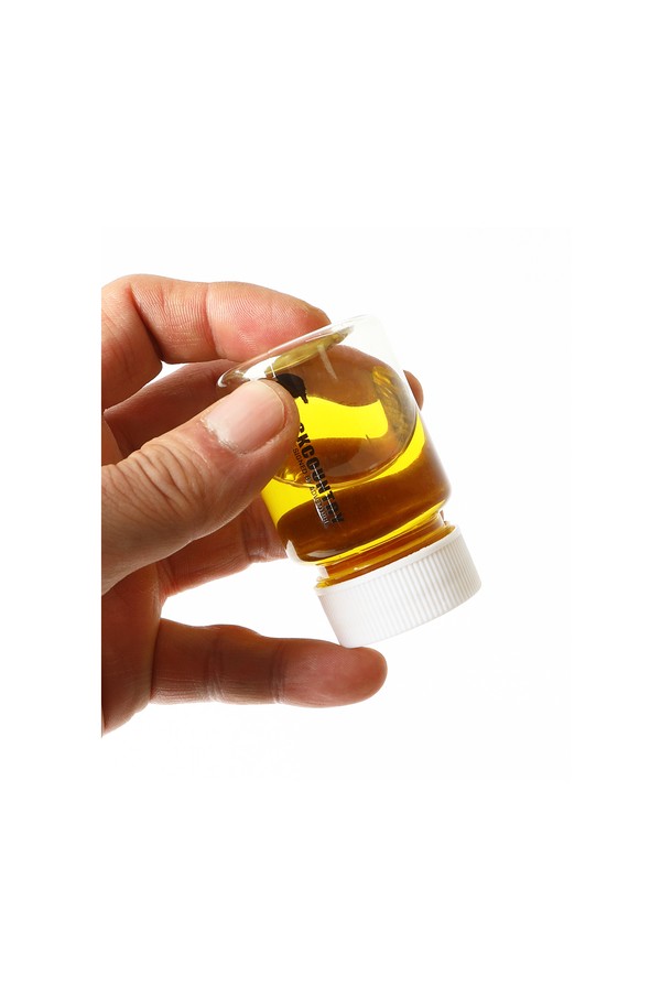 백컨트리 투명 용기 4개 1set는 캠핑, 백패킹 시 양념, 화장품, 부품, 식품 등을 보관하기 용이한 50ml 용량의 투명 용기입니다. PET, HDPE 소재로 제작되었으며, 넓은 입구와 누수 방지 기능, 밀폐 기능이 있어 안전하게 내용물을 보관할 수 있습니다. 식품안전인증과 화장품용기 안전인증을 완료한 제품으로 높이 70mm, 너비 42mm, 입구 직경 29mm입니다.
