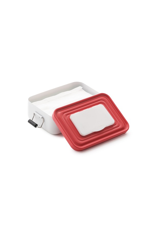 캠핑과 일상에서 모두 활용 가능한 백컨트리 물티슈 디스펜서입니다. 그린/옐로우, 화이트/오렌지 두 가지 색상으로, 심플하고 모던한 디자인의 알루미늄 케이스는 휴대성을 높여줍니다. 250ml 용량에 170g의 가벼운 무게로, 실내외 어디든 간편하게 사용할 수 있으며, 세련된 외관은 물티슈를 더욱 돋보이게 합니다.
