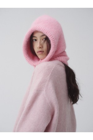 Larva balaclava_pink