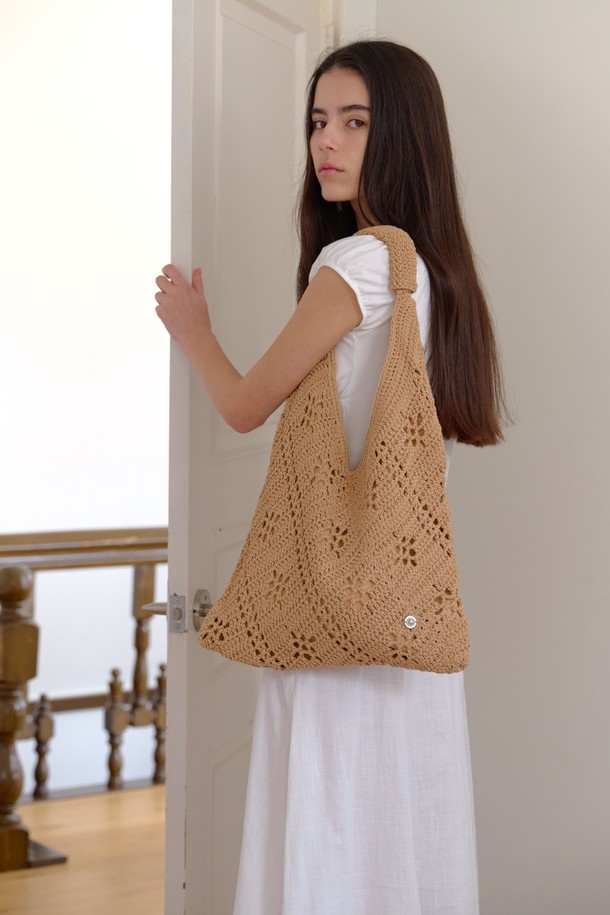 SIEOR - 숄더백 - Bailey Knit Hobo Bag_bear