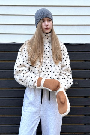 Moth gloves_2 options