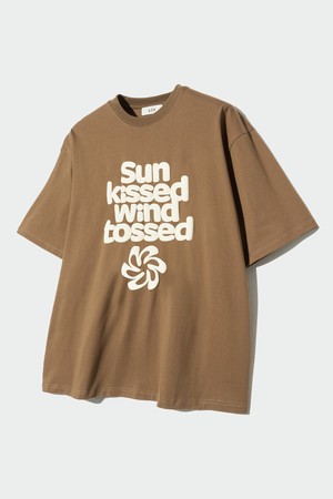 SUNKISSED 볼륨 프린트 반팔 티셔츠_브라운