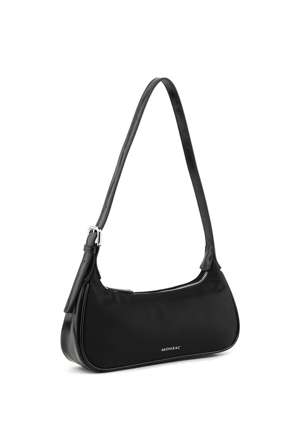 몽삭 로이 Nylon 숄더백 미디움 블랙 AP24-2503-BN은 미니멀, 클래식, 캐주얼 스타일에 모두 잘 어울리는 여성 숄더백입니다. 가볍고 내구성이 뛰어난 고밀도 나일론 소재를 사용하여 제작되었으며, 덮개 부분은 인조가죽으로 마감해 세련된 느낌을 더했습니다. 블랙 컬러의 무지 디자인으로 어떤 스타일에도 쉽게 매치할 수 있으며, 일상적인 스크래치에 강하여 데일리 백으로 적합합니다. 반원 형태에 지퍼형 잠금 방식, 내부 지퍼 포켓과 숨겨진 수납공간을 갖춰 실용성을 높였습니다. 출근룩에 포인트를 더할 수 있는 몽삭 숄더백을 만나보세요.
