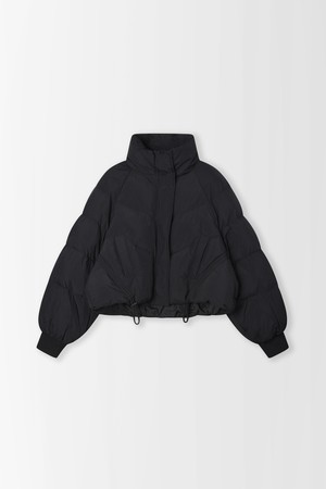 오버핏 숏 패딩 점퍼_PD5WM473_BLACK-a