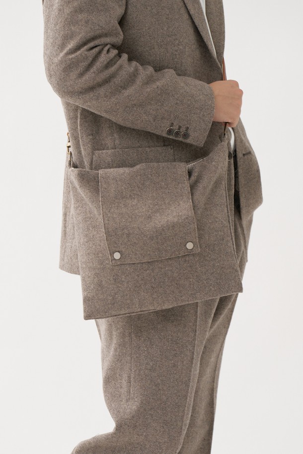 PLAN DE MAROON - 크로스백 - [Plan de Maroon] MERINO WOOL NEWSPAPER BAG