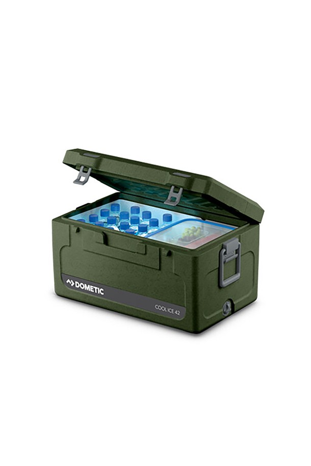 쿨아이스 CI 42 나토그린 아이스박스는 43L 용량으로 낚시, 캠핑, 소풍 등 다양한 야외 활동에 적합합니다. LLDPE와 PU 소재를 사용하여 뛰어난 단열, 방수, 보온 기능을 제공하며, 원핸드 잠금장치, 미로형 뚜껑, 고강도 스테인레스 힌지 등 사용 편리성과 내구성을 높였습니다.  1L 생수 24병을 수납할 수 있으며, 수일간 얼음을 보관 가능한 쿨링 성능과 식품 등급 안전 소재로 안심하고 사용할 수 있습니다.
