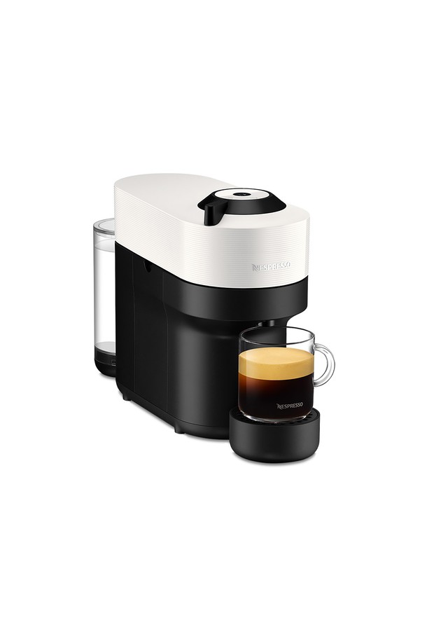 버츄오 팝 GCV2 (Vertuo Pop GCV2) 에스프레소 캡슐커피머신 코코넛 화이트는 캡슐 커피 시스템으로, 버츄오 전용 머신입니다. 미디엄 사이즈의 머그 컵세트가 함께 구성되어 있어, 간편하게 에스프레소를 즐길 수 있습니다. 산뜻한 코코넛 화이트 색상으로 주방 인테리어에 은은한 포인트를 더합니다. 간편한 사용법으로 언제 어디서든 풍부한 향의 커피를 경험해 보세요. 버츄오 팝과 함께 더욱 즐거운 커피 타임을 만끽하세요.
