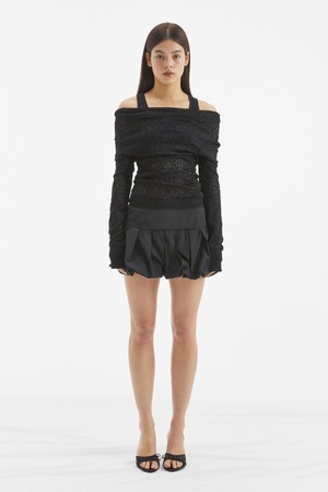 BUBBLE HEM MINI SKIRT / BLACK