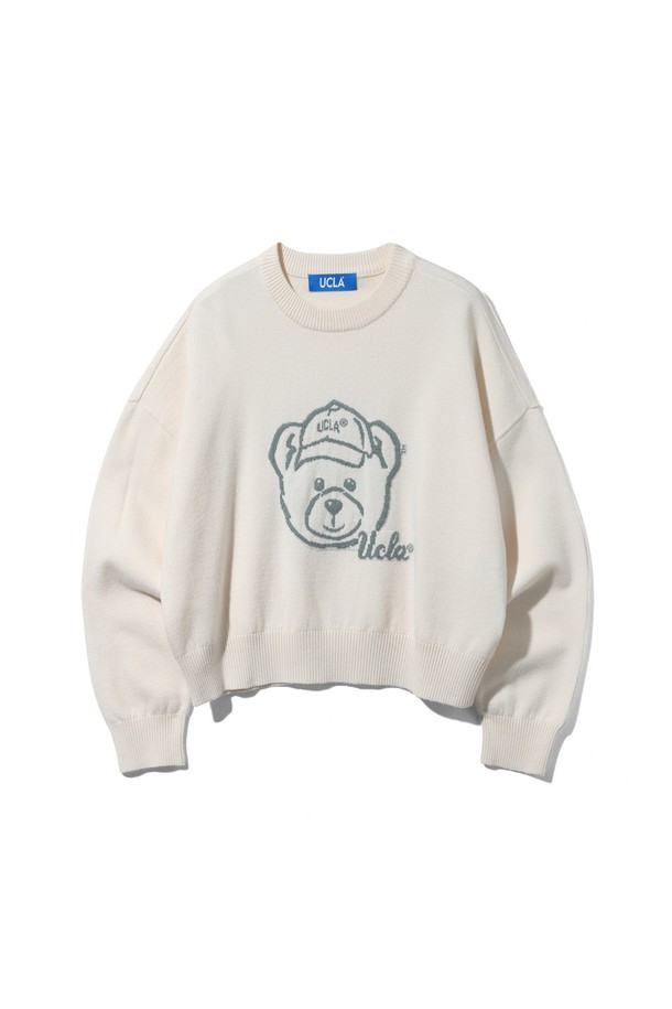 "여성 인타샤 베어 라운드넥 니트[크림](UAALK53_21)"는 부드러운 촉감의 중간 두께 니트입니다. 귀여운 베어 아트워크가 돋보이는 디자인으로, 라운드넥과 루즈핏으로 편안하게 착용할 수 있습니다. 가을, 겨울 시즌에 어울리는 긴소매 스타일이며, 크림 색상과 LT-PINK 색상 두 가지로 출시되었습니다. 캐주얼한 스타일을 연출하기 좋으며, RNIP 소재를 사용하여 제작되었습니다. 데일리룩에 포인트를 더할 수 있는 아이템입니다.
