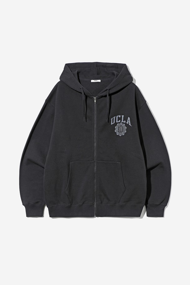 남녀공용 레트로 프레피 후드집업[블랙](UBBGD90_39)은 봄, 가을에 착용하기 좋은 두꺼운 면 소재의 후드집업입니다. 레트로 무드와 프레피 스타일을 결합하여 캐주얼한 느낌을 줍니다. 블랙 컬러에 로고 패턴이 돋보이며, 긴 소매와 레귤러핏으로 편안하게 착용할 수 있습니다. 크롭 기장으로 트렌디함을 더했으며, 후드와 포켓 디테일이 실용성을 높였습니다. 
