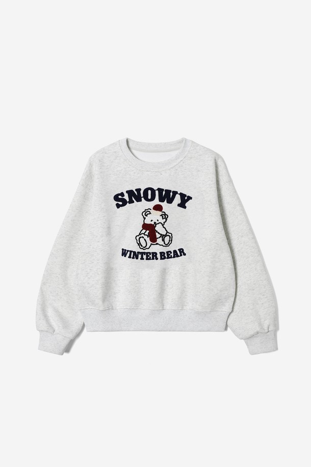 여성 자수 곰돌이 라운드넥 티셔츠(HBALT55)는 캐주얼한 무드의 크롭 기장 긴소매 티셔츠입니다. 부드러운 면 소재로 제작되어 편안한 착용감을 선사하며, 봄, 가을, 겨울 세 계절 모두 활용 가능합니다. 화이트 컬러 바탕에 귀여운 곰돌이 캐릭터 자수 패턴이 포인트로 들어가 있습니다. 라운드넥 디자인으로 어떤 스타일에도 잘 어울리며, 미니멀한 스타일을 연출하기 좋습니다. 데일리룩으로 활용하기 좋은 아이템입니다.
