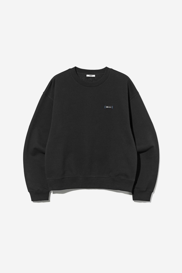 남녀공용 데일리 스몰로고 기모 스웻셔츠[BLACK](UBCLT29_39)는 부드러운 촉감의 면, 폴리에스테르 혼방 소재로 제작되어 가을, 겨울철 따뜻하게 착용하기 좋습니다. 미니멀하고 베이직한 스타일로 데일리룩, 캠퍼스룩, 커플룩 등 다양한 TPO에 활용할 수 있습니다. 레귤러핏 라운드넥 디자인에, 소매와 밑단 시보리 마감으로 깔끔함을 더했습니다. 두꺼운 두께감의 기모 안감으로 보온성을 높였으며, 전면에 스몰 로고 패턴이 포인트로 들어가 있습니다. 유니섹스 디자인으로 남녀 모두 편안하게 즐길 수 있는 아이템입니다.
