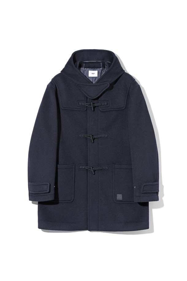 남녀공용 프레피 중힙 더플코트[네이비](UBAHC20_45)는 클래식, 캐주얼, 미니멀 스타일을 아우르는 겨울철 필수 아우터입니다. 두꺼운 두께감과 부드러운 촉감의 울, 폴리에스터, 나일론, 레이온, 면, 아크릴, 캐시미어 등 다양한 혼방 소재를 사용하여 보온성을 높였습니다. 릴랙스핏과 레귤러핏으로 편안하게 착용 가능하며, 후드, 플랩 포켓, 토글 여밈 방식, 긴 소매, 안감 처리로 실용성을 더했습니다. 일상 및 출근룩에 적합하며, 무지 디자인과 네이비 컬러로 어떤 스타일에도 쉽게 매치할 수 있습니다. 안감은 폴리에스터를 사용했습니다.
