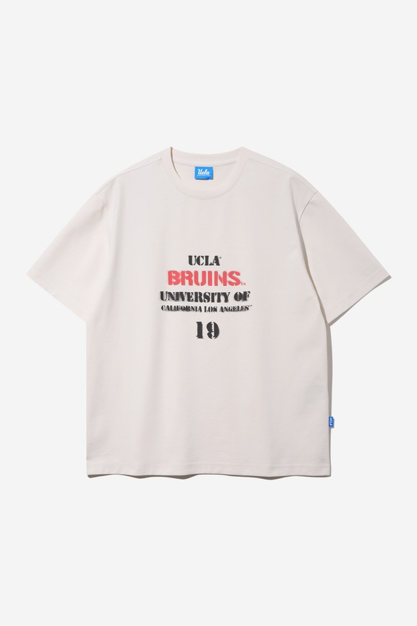 남녀공용 레귤러핏 웨스턴 분또 반팔 티셔츠[크림] (UB3ST80_21)는 부드러운 촉감의 면, 폴리에스터, 폴리우레탄 혼방 소재로 제작되어 편안한 착용감을 선사합니다. 여름 시즌에 어울리는 반팔 기장으로, 웨스턴 그래픽 패턴이 스포티하면서도 캐주얼한 무드를 더합니다. 레귤러핏과 라운드넥 디자인으로 데이트룩, 여행룩 등 다양한 TPO에 활용하기 좋습니다. 얇고 신축성이 보통이며, 비침이 거의 없어 부담 없이 즐겨 입을 수 있습니다. 크림과 LT-KHAKI 두 가지 색상으로 출시되었습니다.
