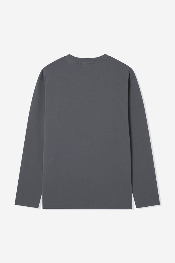 남성 분또 베이직 라운드 긴팔티(HBRLT30)는 부드러운 면 소재로 제작되어 편안한 착용감을 제공합니다. 베이직핏 디자인에 레귤러 기장으로, 출근룩과 비즈니스 캐주얼에 활용하기 좋습니다. 그레이 컬러와 무지 패턴으로 미니멀, 클래식, 캐주얼 등 다양한 스타일 연출이 가능합니다. 라운드넥과 긴소매 디자인으로 간절기부터 초겨울까지 활용하기 좋으며, 심플한 로고 디테일이 돋보입니다. 일상 속에서 편안하게 즐겨 입을 수 있는 기본 티셔츠입니다.

