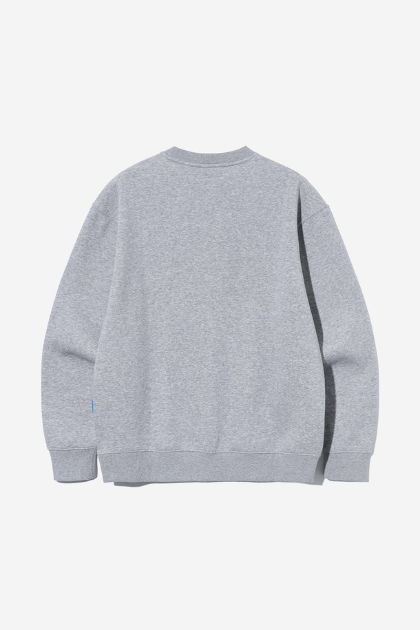 남녀공용 UCLA 아트워크 맨투맨[M-GREY](UBALT03_51)은 데일리, 캐주얼, 캠퍼스룩에 적합한 상의입니다. 멀란지 그레이와 오트밀 두 가지 색상으로 출시되었으며, 캐주얼 및 스포티한 스타일을 연출하기 좋습니다. 라운드넥에 오버핏으로 편안한 착용감을 선사하며, 사계절 활용 가능합니다. 면과 폴리에스터 혼방의 부드러운 소재로 제작되었고, UCLA 레터링과 1919년 설립 로고 프린트가 특징입니다. 트렌디한 디자인과 단단한 면 소재로 제작되어 오랫동안 즐겨 입을 수 있습니다.
