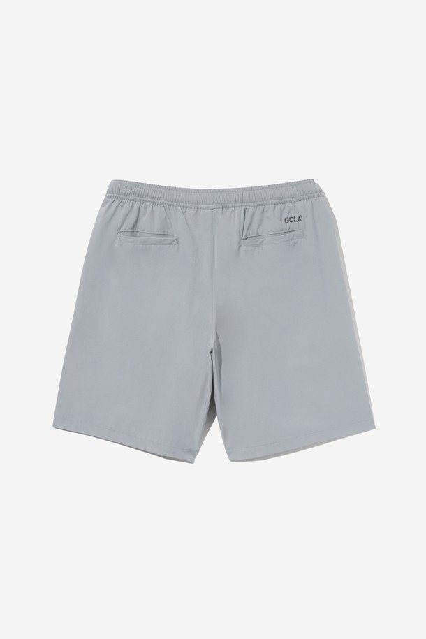 남녀공용 나일론 스판 4부 풀밴딩 팬츠[LT-GREY](UB3SP95_34)는 여름철 일상, 여행 및 휴가, 산책 시 편안하게 착용하기 좋은 4부 기장의 팬츠입니다. 라이트 그레이 컬러의 무지 디자인으로 캐주얼하고 미니멀한 스타일을 연출합니다. 나일론과 스판덱스 혼방 소재로 제작되어 활동성이 뛰어나며, 풀밴딩 처리로 편안한 착용감을 제공합니다. 레귤러핏으로 제작되어 편안한 착용감을 선사하며, 데일리룩으로 활용하기 좋습니다. 가볍고 시원한 착용감으로 여름철 스타일링에 실용성을 더해보세요.
