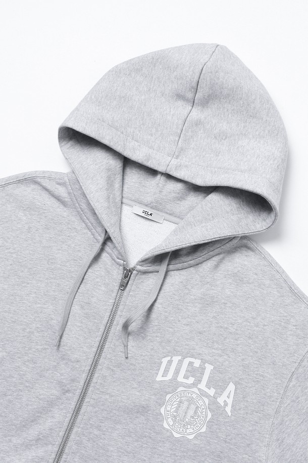 남녀공용 레트로 프레피 후드집업[M-GREY](UBBGD90_51)은 부드러운 면 소재로 제작되어 편안한 착용감을 선사합니다. 차분한 그레이 컬러에 레트로 및 프레피 스타일을 더하여 캐주얼한 매력을 뽐내며, 일상, 산책, 집콕, 여행 등 다양한 TPO에 활용하기 좋습니다. 로고 패턴이 돋보이며, 레귤러핏과 긴 소매 기장으로 디자인되었습니다. 봄, 가을 시즌에 적합하며, 집업 스타일로 간편하게 착용할 수 있습니다.
