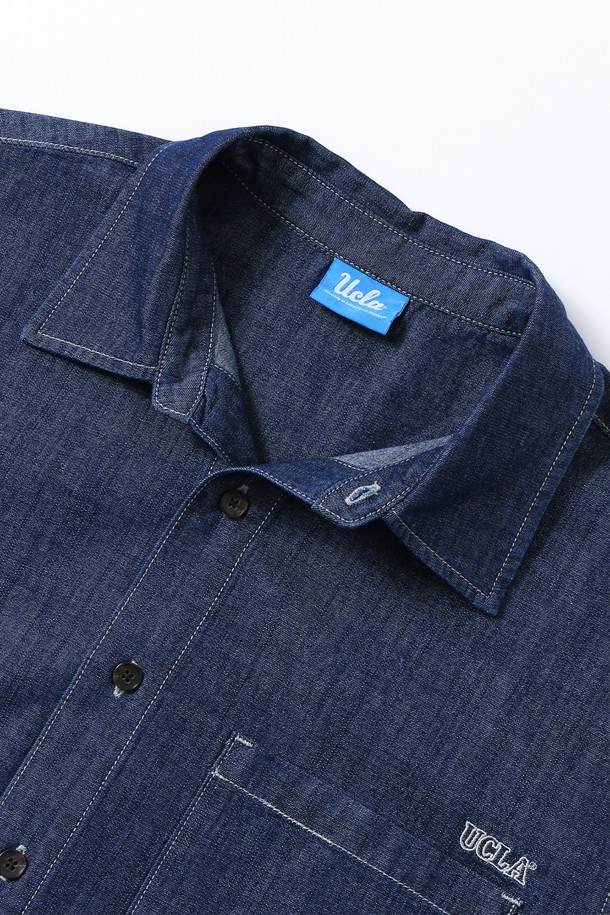 남녀공용 쿨프래쉬 세미 오버핏 경량 데님 반팔 셔츠[DP-INDIGO](UB5SS84_08)는 여름철 시원하고 스타일리시하게 연출할 수 있는 데님 반팔 셔츠입니다. 얇고 가벼운 데님 소재에 쿨프래쉬 기능을 더해 통기성이 뛰어나고, 세미 오버핏으로 편안한 착용감을 제공합니다. 캐주얼, 미니멀, 시티보이 스타일을 즐기는 분들께 추천하며, 여행룩이나 휴가룩으로도 활용하기 좋습니다. 인디고 컬러의 무지 디자인으로 어떤 스타일에도 쉽게 매치할 수 있습니다. 레귤러 기장으로 깔끔한 실루엣을 연출하며, 반소매 디자인으로 시원함을 더했습니다.
