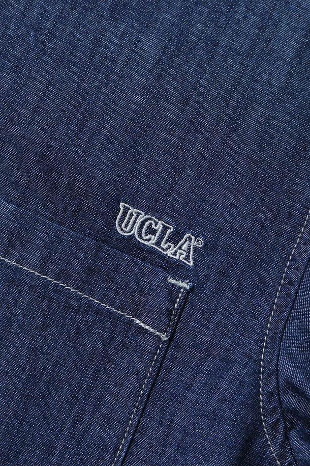 남녀공용 쿨프래쉬 세미 오버핏 경량 데님 반팔 셔츠[DP-INDIGO](UB5SS84_08)는 여름철 시원하고 스타일리시하게 연출할 수 있는 데님 반팔 셔츠입니다. 얇고 가벼운 데님 소재에 쿨프래쉬 기능을 더해 통기성이 뛰어나고, 세미 오버핏으로 편안한 착용감을 제공합니다. 캐주얼, 미니멀, 시티보이 스타일을 즐기는 분들께 추천하며, 여행룩이나 휴가룩으로도 활용하기 좋습니다. 인디고 컬러의 무지 디자인으로 어떤 스타일에도 쉽게 매치할 수 있습니다. 레귤러 기장으로 깔끔한 실루엣을 연출하며, 반소매 디자인으로 시원함을 더했습니다.
