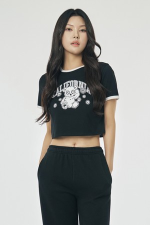 여성 크레스트 베어 크롭 슬림핏 티셔츠[BLACK](UB6ST55_39)