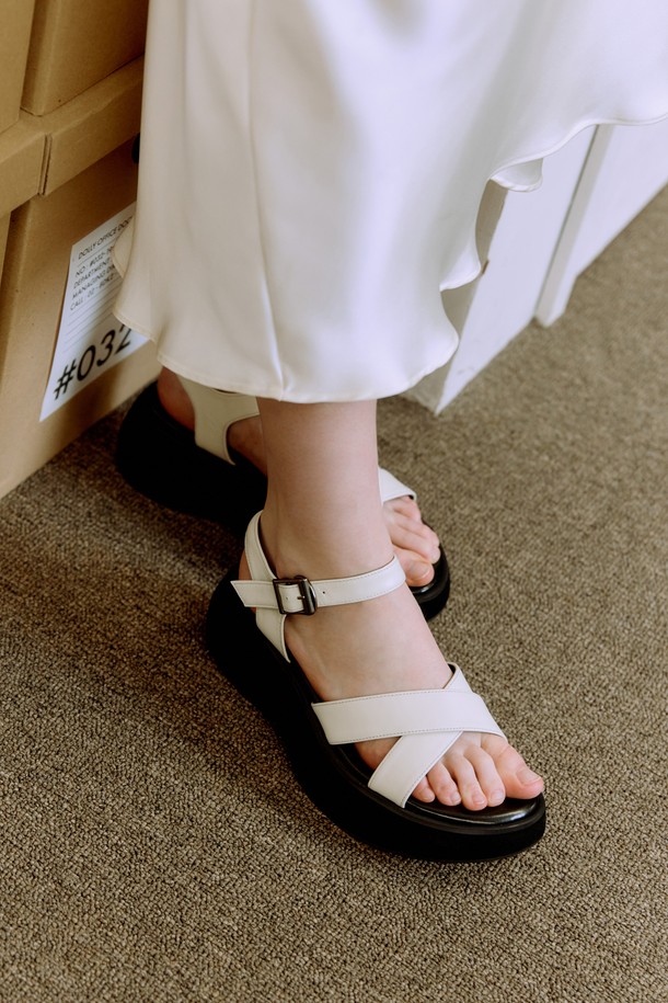 JUJUVI - 샌들 - X-strap platfrom sandals [x 스트랩 플랫폼 샌들] (6cm)