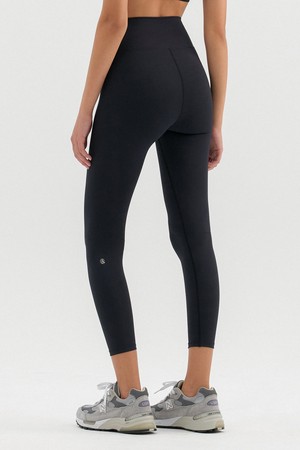 티나 에센셜 8.5부 레깅스