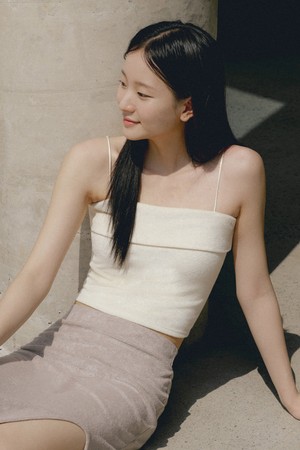 리트릿 릴리 크롭탑