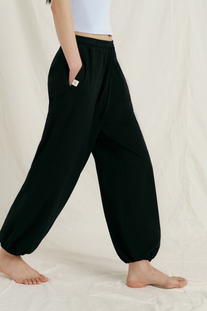 반다 라이트 라인 조거 팬츠