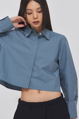 SOLID HIDDEN BUTTON CROPPED SHIRTS_T326TP112