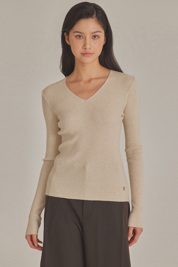 TOPGIRL  - 스웨터 - RIBBED V-NECK KNIT TOP_T423TP101