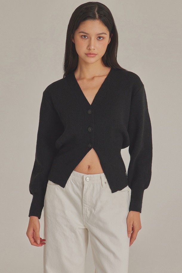 TOPGIRL  - 가디건 - ESSENTIAL V-NECK KNIT CARDIGAN_T423OT801