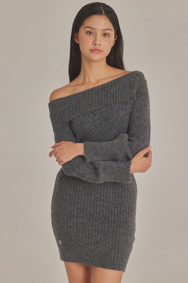 TOPGIRL  - 니트 원피스 - OFF SHOULDER BUTTON KNIT DRESS_T423DS502