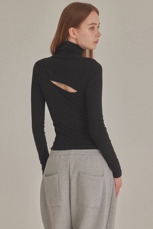 RIBBED CUT-OUT BACK HIGH NECK TOP_T426TP113