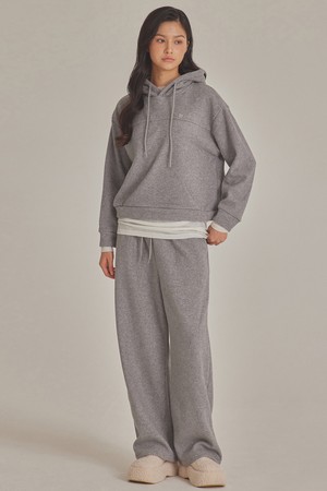 CLASSIC FLUFFY SWEATPANTS_T423BT701